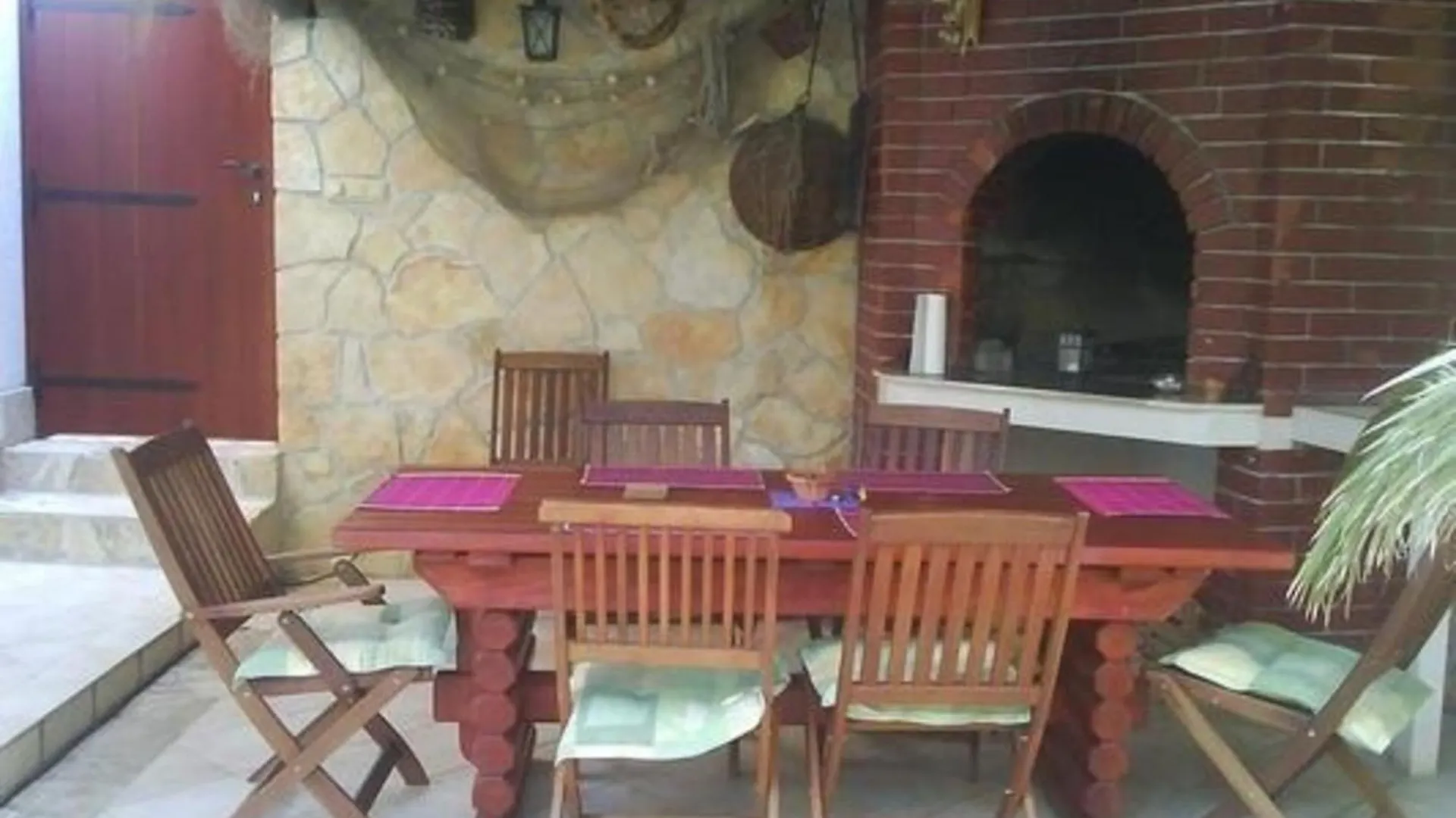 טרוגיר Ferienhaus In Okrug Gornji Mit Grosser Terrasse